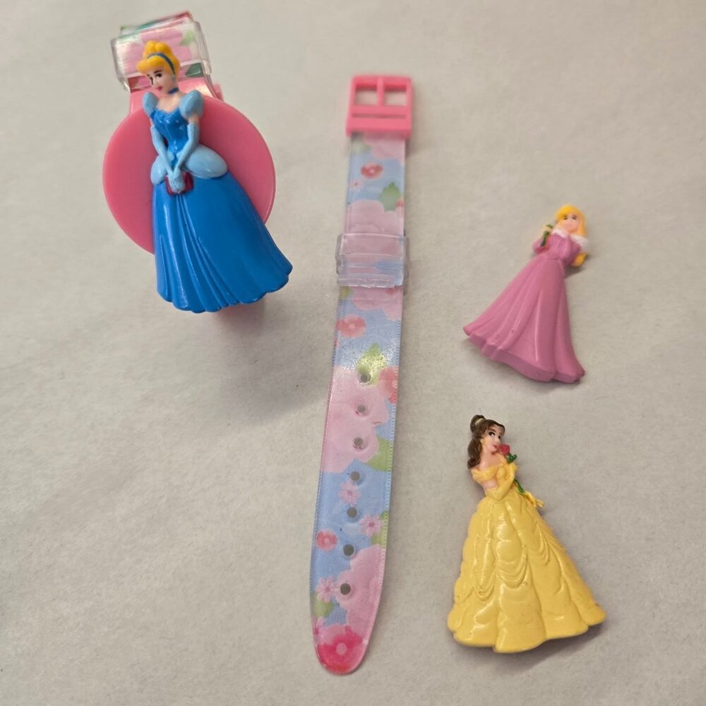 ❤ Disney interchangeable Princess watch.. (there are two straps)